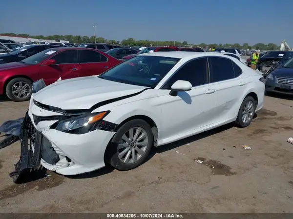 4T1C11AK4LU955392 2020 TOYOTA CAMRY - Image 2