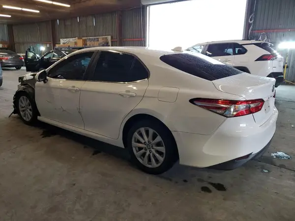 4T1C11AK4LU960978 2020 TOYOTA CAMRY - Image 2