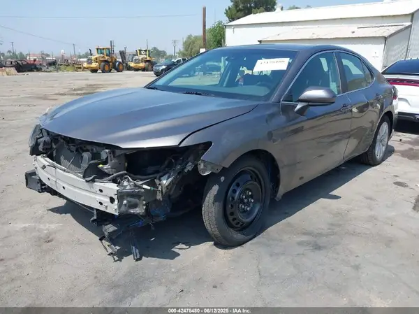4T1C11AK4LU961421 2020 TOYOTA CAMRY - Image 2