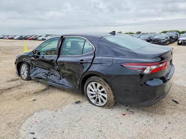 4T1C11AK4MU403859 2021 TOYOTA CAMRY - Image 2
