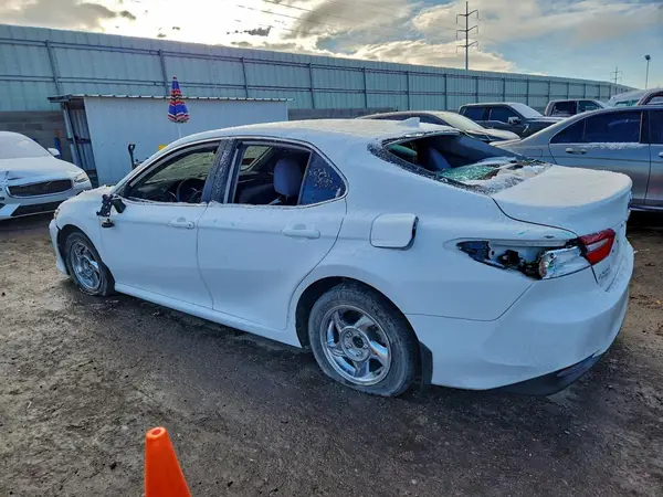 4T1C11AK4MU410052 2021 TOYOTA CAMRY - Image 2