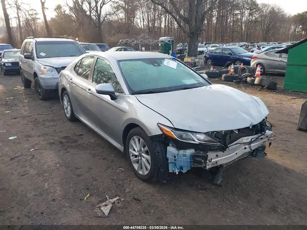 4T1C11AK4MU410729 2021 TOYOTA CAMRY - Image 1