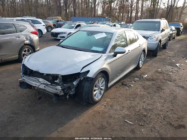 4T1C11AK4MU410729 2021 TOYOTA CAMRY - Image 2