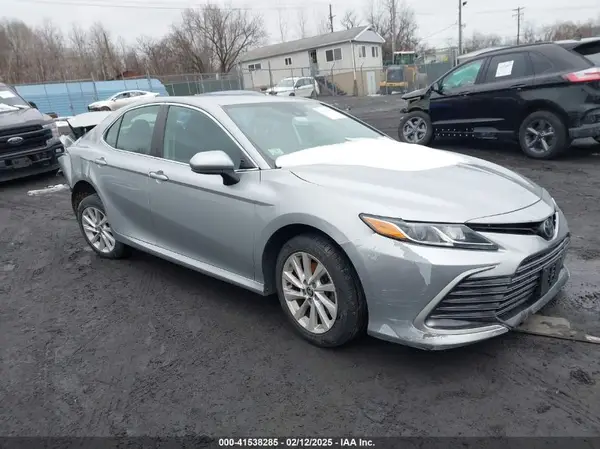 4T1C11AK4MU422959 2021 TOYOTA CAMRY - Image 1