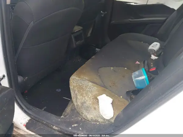 4T1C11AK4MU441074 2021 TOYOTA CAMRY - Image 8