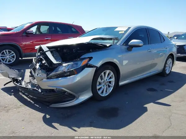 4T1C11AK4MU450020 2021 TOYOTA CAMRY - Image 2