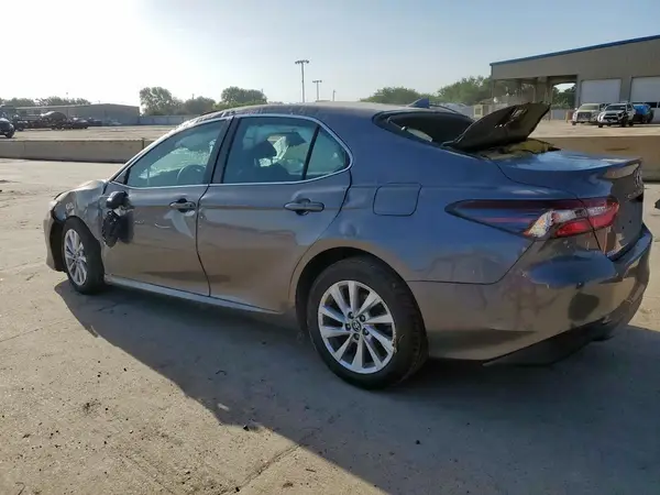 4T1C11AK4MU452981 2021 TOYOTA CAMRY - Image 2