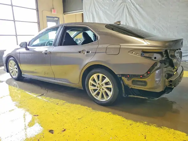 4T1C11AK4MU456903 2021 TOYOTA CAMRY - Image 2