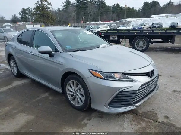 4T1C11AK4MU456979 2021 TOYOTA CAMRY - Image 1