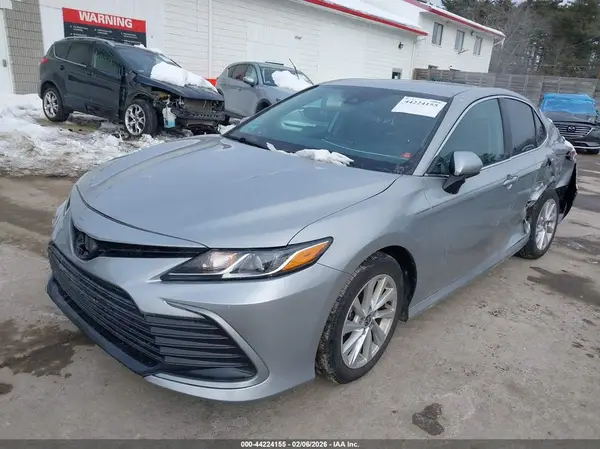 4T1C11AK4MU456979 2021 TOYOTA CAMRY - Image 2
