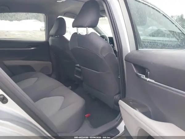 4T1C11AK4MU456979 2021 TOYOTA CAMRY - Image 8