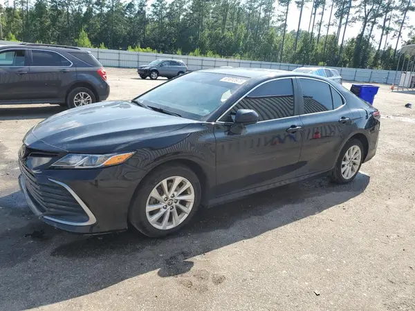 4T1C11AK4MU458893 2021 TOYOTA CAMRY - Image 1