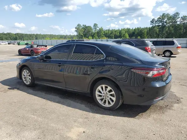 4T1C11AK4MU458893 2021 TOYOTA CAMRY - Image 2