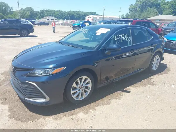 4T1C11AK4MU459963 2021 TOYOTA CAMRY - Image 2