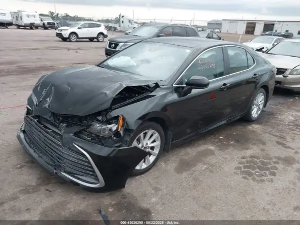 4T1C11AK4MU462376 2021 TOYOTA CAMRY - Image 2