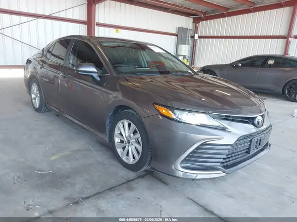 4T1C11AK4MU468307 2021 TOYOTA CAMRY - Image 1