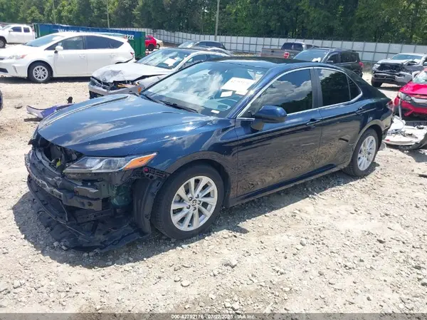 4T1C11AK4MU474415 2021 TOYOTA CAMRY - Image 2