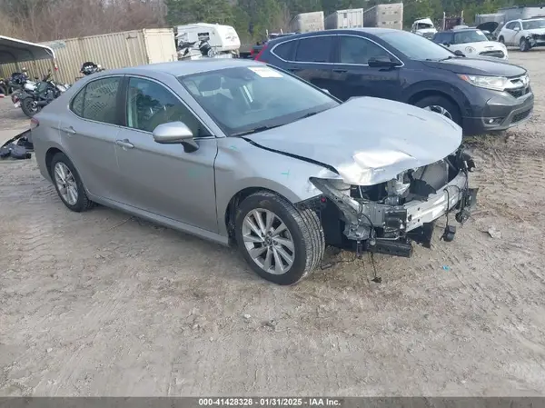 4T1C11AK4MU479226 2021 TOYOTA CAMRY - Image 1