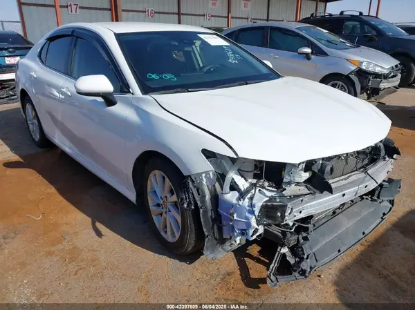 4T1C11AK4MU480912 2021 TOYOTA CAMRY - Image 1