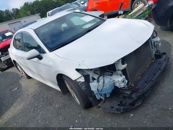 4T1C11AK4MU516713 2021 TOYOTA CAMRY - Image 1