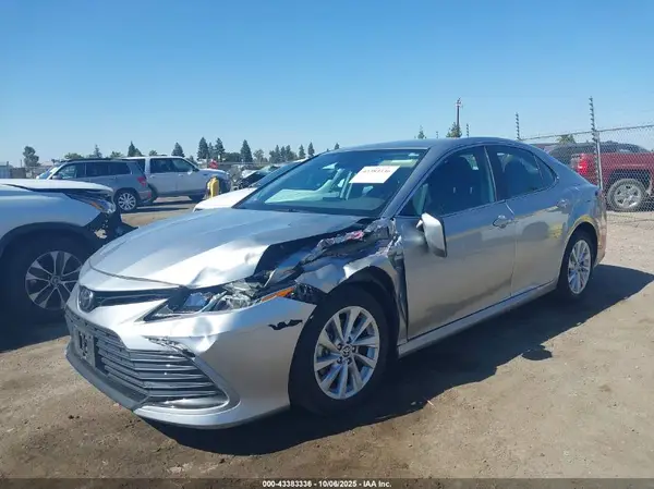 4T1C11AK4MU533821 2021 TOYOTA CAMRY - Image 2