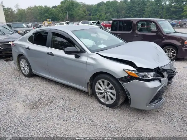 4T1C11AK4MU537142 2021 TOYOTA CAMRY - Image 1