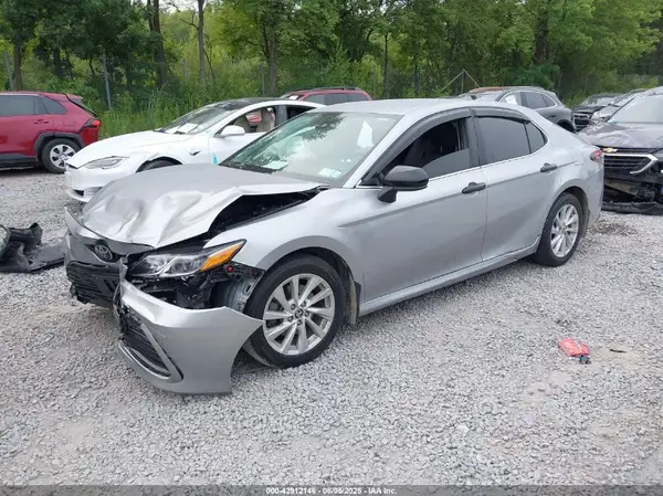 4T1C11AK4MU537142 2021 TOYOTA CAMRY - Image 2