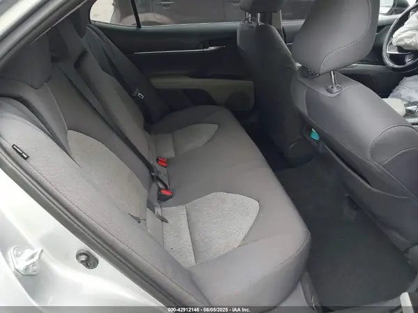 4T1C11AK4MU537142 2021 TOYOTA CAMRY - Image 8