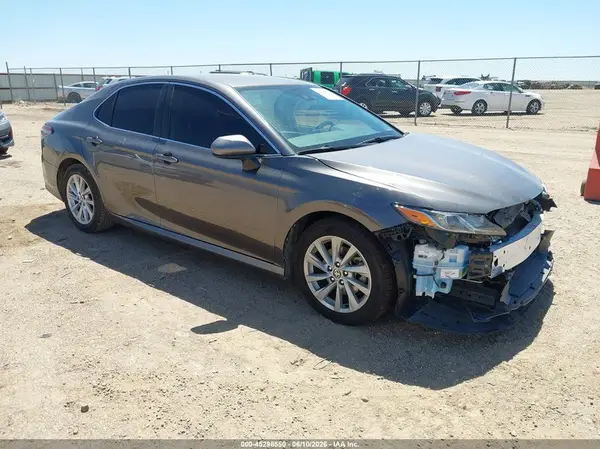 4T1C11AK4MU537805 2021 TOYOTA CAMRY - Image 1