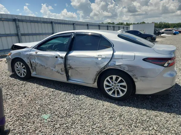 4T1C11AK4MU542244 2021 TOYOTA CAMRY - Image 2