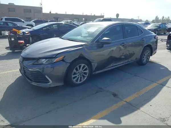 4T1C11AK4MU545757 2021 TOYOTA CAMRY - Image 2