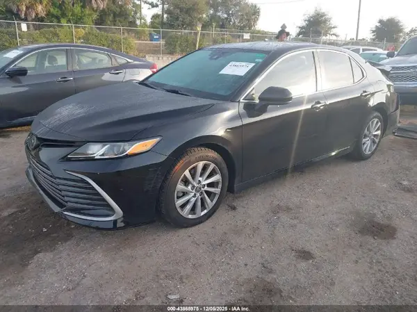 4T1C11AK4MU549291 2021 TOYOTA CAMRY - Image 2