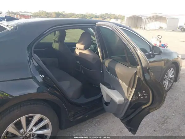 4T1C11AK4MU549291 2021 TOYOTA CAMRY - Image 8