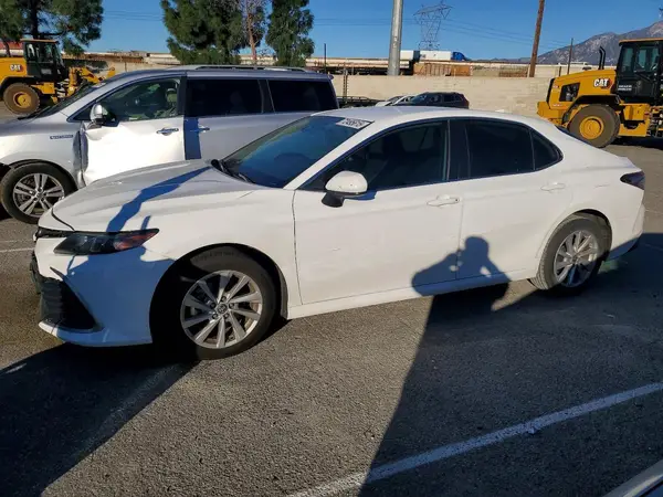 4T1C11AK4MU550408 2021 TOYOTA CAMRY - Image 1
