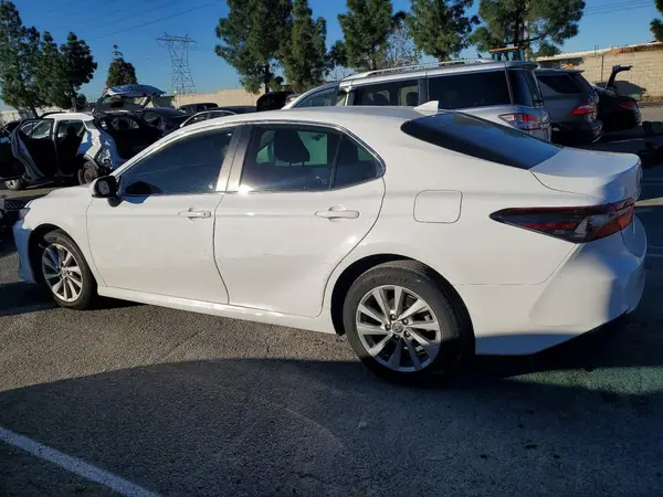 4T1C11AK4MU550408 2021 TOYOTA CAMRY - Image 2