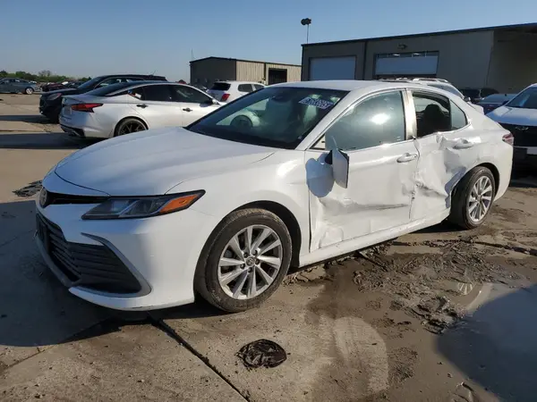 4T1C11AK4MU551607 2021 TOYOTA CAMRY - Image 1
