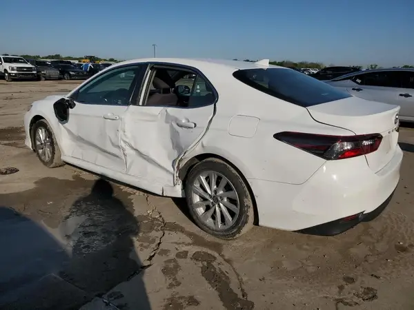 4T1C11AK4MU551607 2021 TOYOTA CAMRY - Image 2