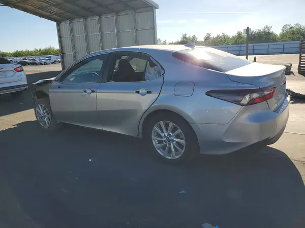 4T1C11AK4MU558556 2021 TOYOTA CAMRY - Image 2