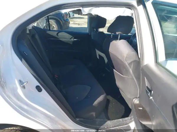 4T1C11AK4MU570836 2021 TOYOTA CAMRY - Image 8