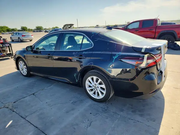 4T1C11AK4MU574949 2021 TOYOTA CAMRY - Image 2
