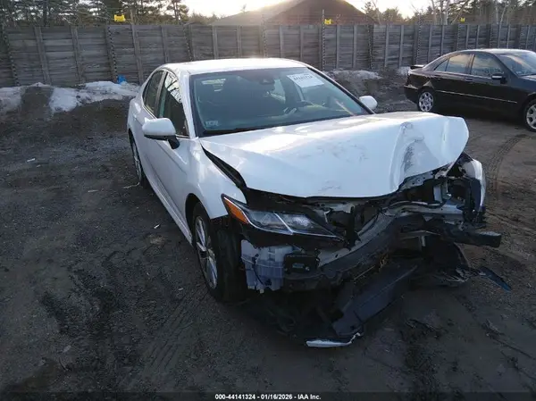 4T1C11AK4MU578306 2021 TOYOTA CAMRY - Image 1
