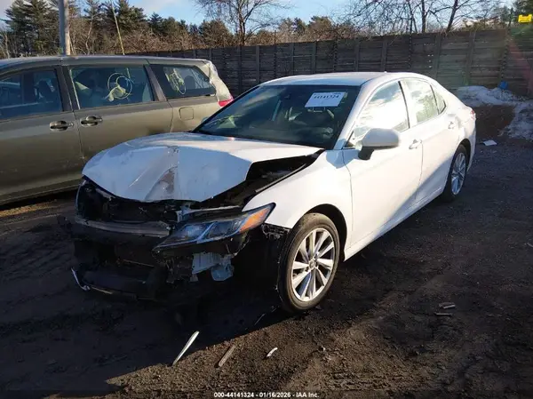 4T1C11AK4MU578306 2021 TOYOTA CAMRY - Image 2