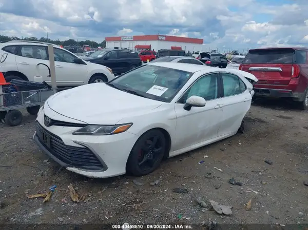 4T1C11AK4MU580962 2021 TOYOTA CAMRY - Image 2