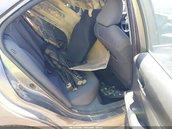 4T1C11AK4MU583165 2021 TOYOTA CAMRY - Image 8
