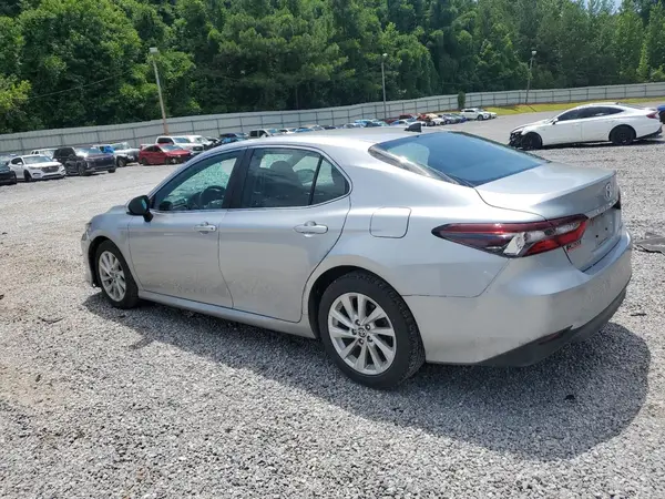 4T1C11AK4MU585997 2021 TOYOTA CAMRY - Image 2