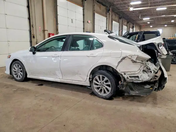 4T1C11AK4MU587202 2021 TOYOTA CAMRY - Image 2