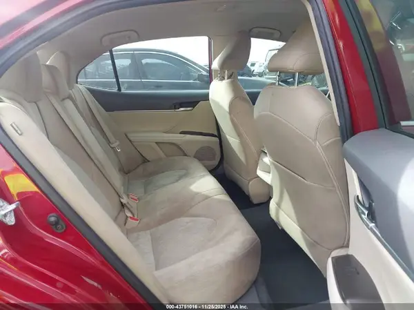 4T1C11AK4MU587538 2021 TOYOTA CAMRY - Image 8