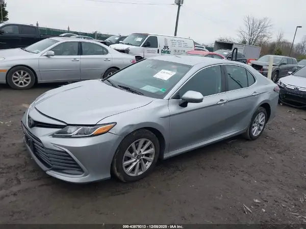 4T1C11AK4MU589015 2021 TOYOTA CAMRY - Image 2