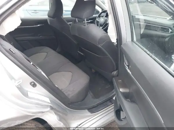 4T1C11AK4MU589015 2021 TOYOTA CAMRY - Image 8