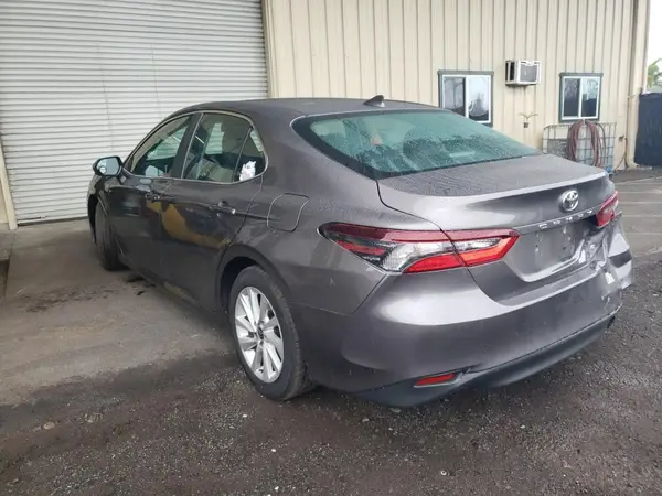 4T1C11AK4MU590391 2021 TOYOTA CAMRY - Image 2